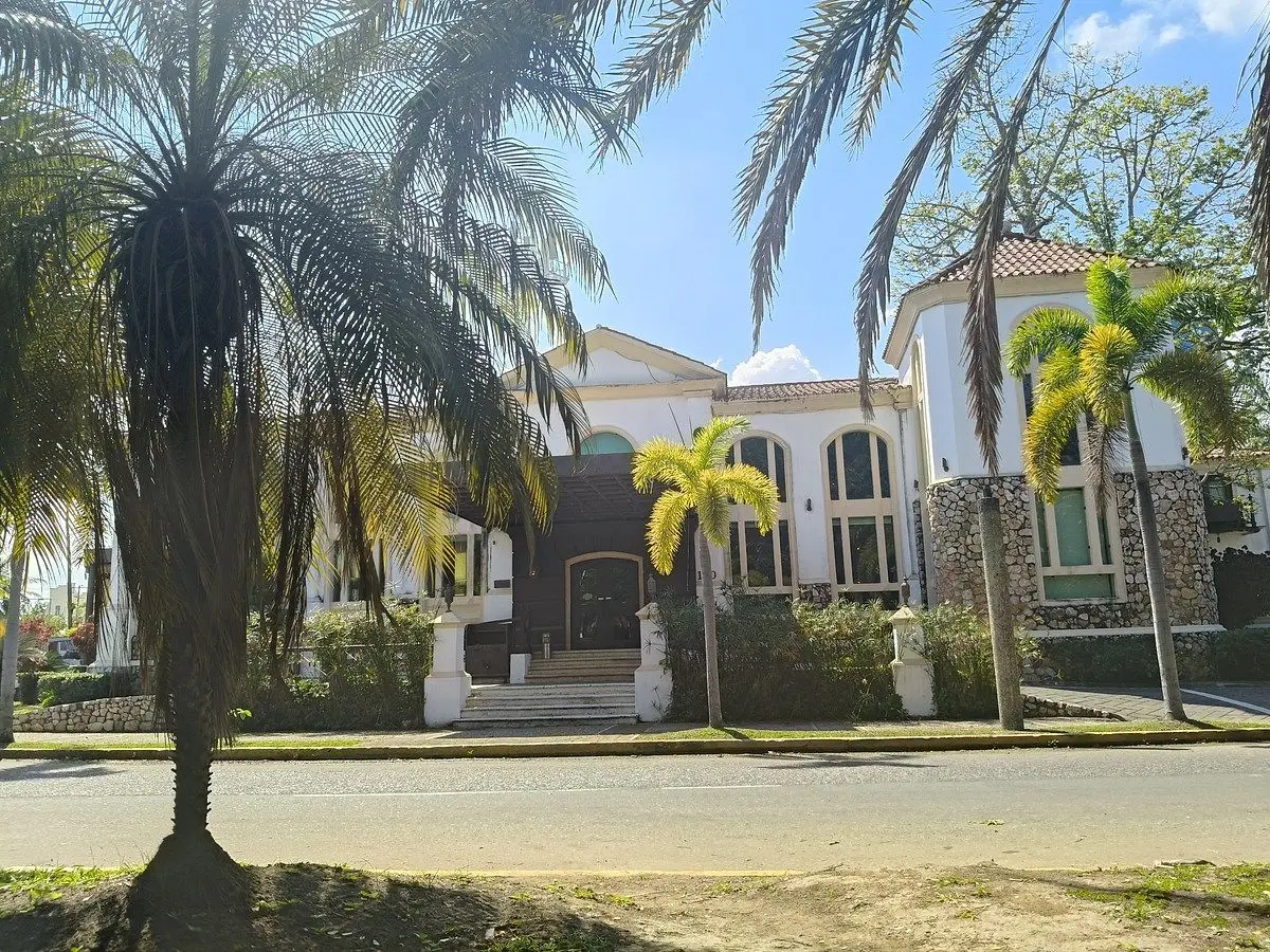 Se vende o se renta inmueble para restaurante en la mejor zona de Villahermosa