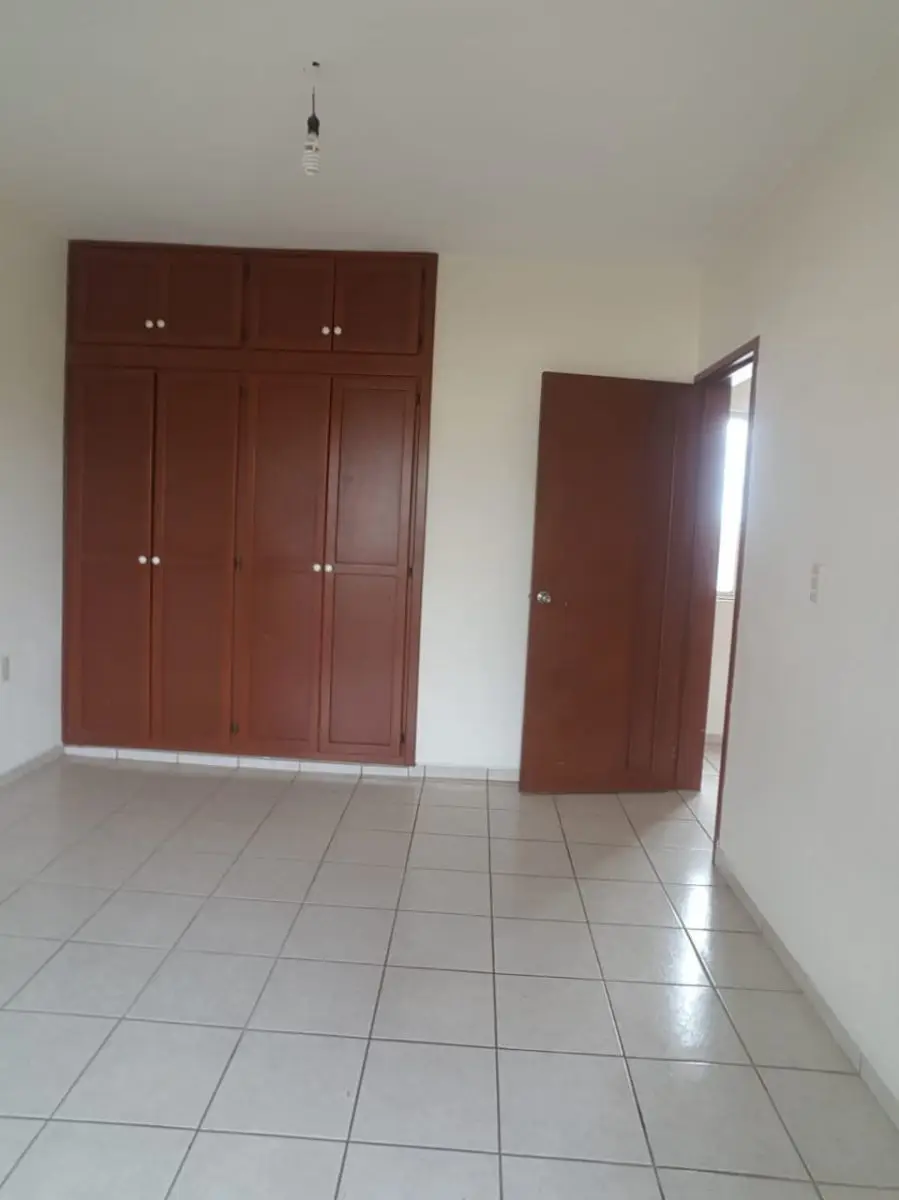 Casa en Renta de 4 habitaciones 2 baños. vista bugambilia, villa de alvarez. — foto 2