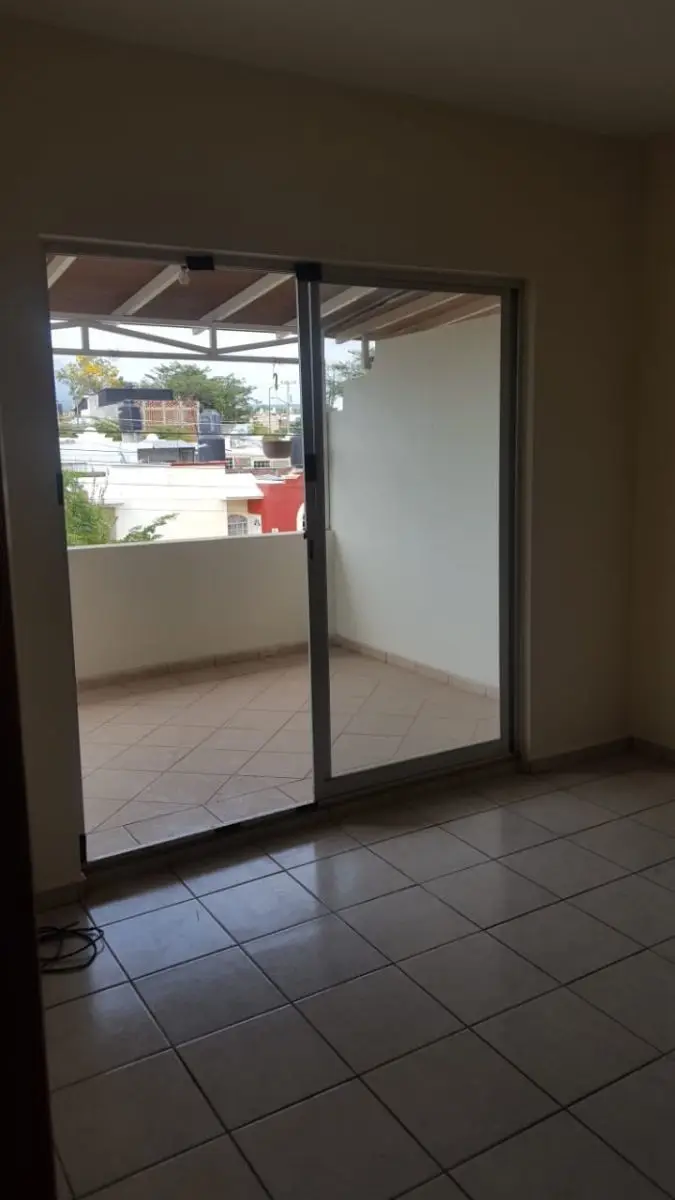 Casa en Renta de 4 habitaciones 2 baños. vista bugambilia, villa de alvarez. — foto 3