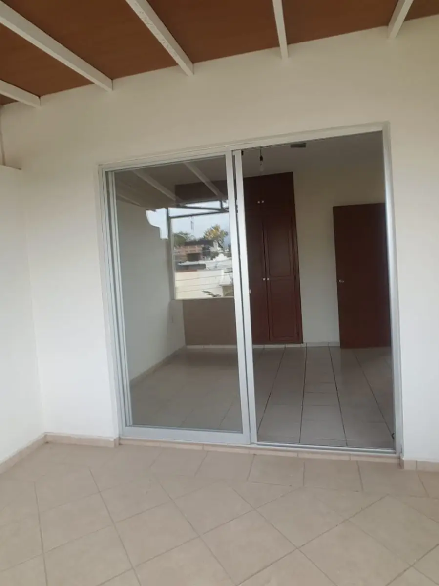 Casa en Renta de 4 habitaciones 2 baños. vista bugambilia, villa de alvarez. — foto 4