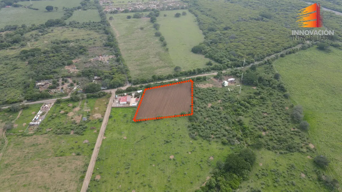 Se Vende Terreno Sobre Avenida en Villa Dealvarez,