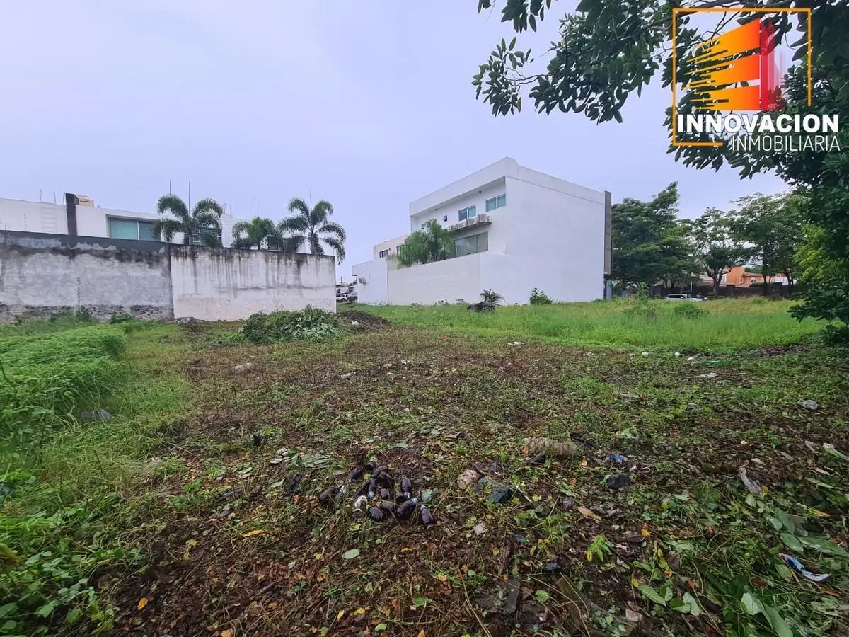 Se Renta Terreno Frente a la Internacional, Norte de Colima, Todos los Se — foto 4