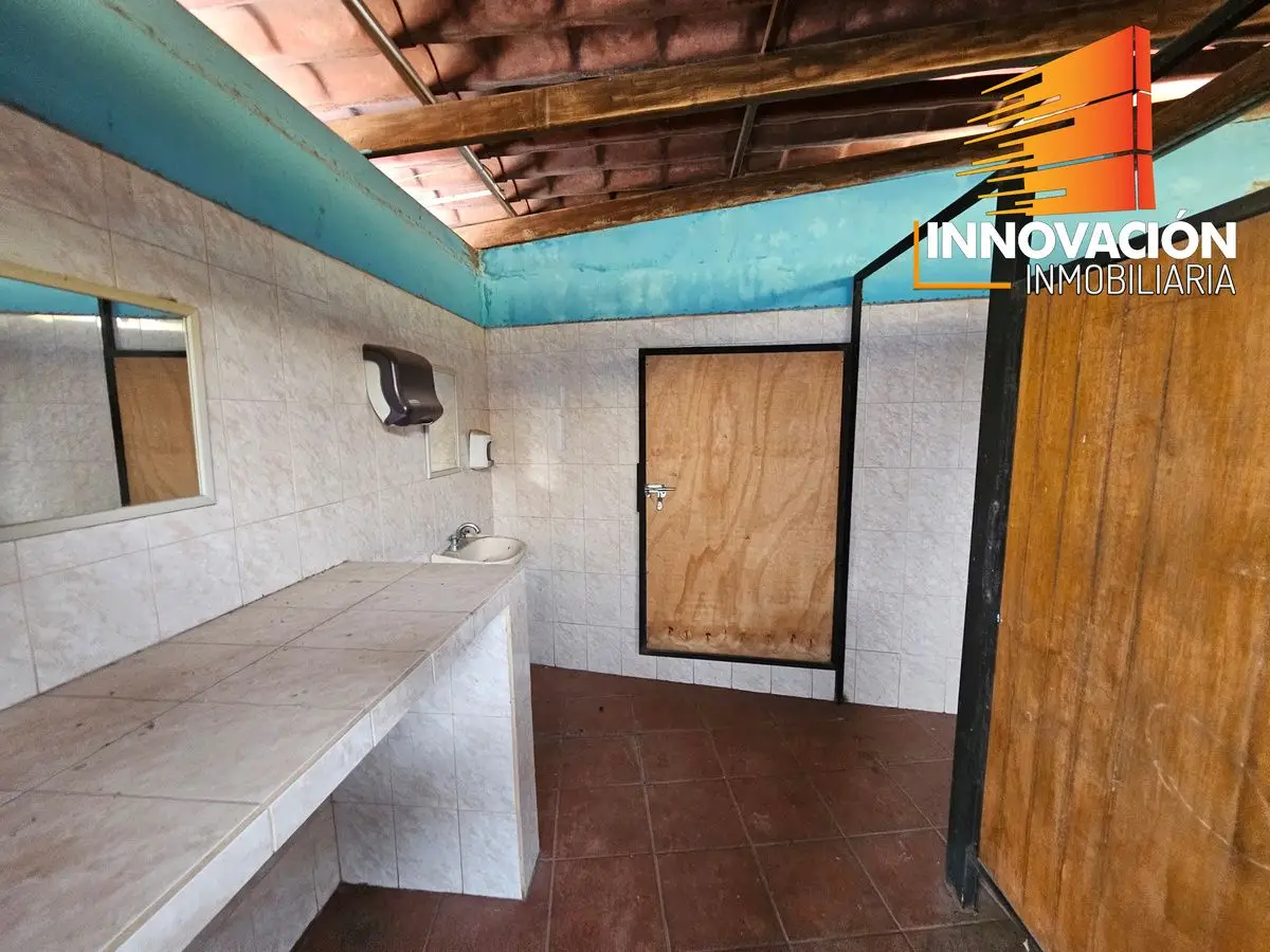 Se Vende Terreno Urbano de 1800 M2, con 2 Casas, Local de Fiestas y Bodega en la — foto 2