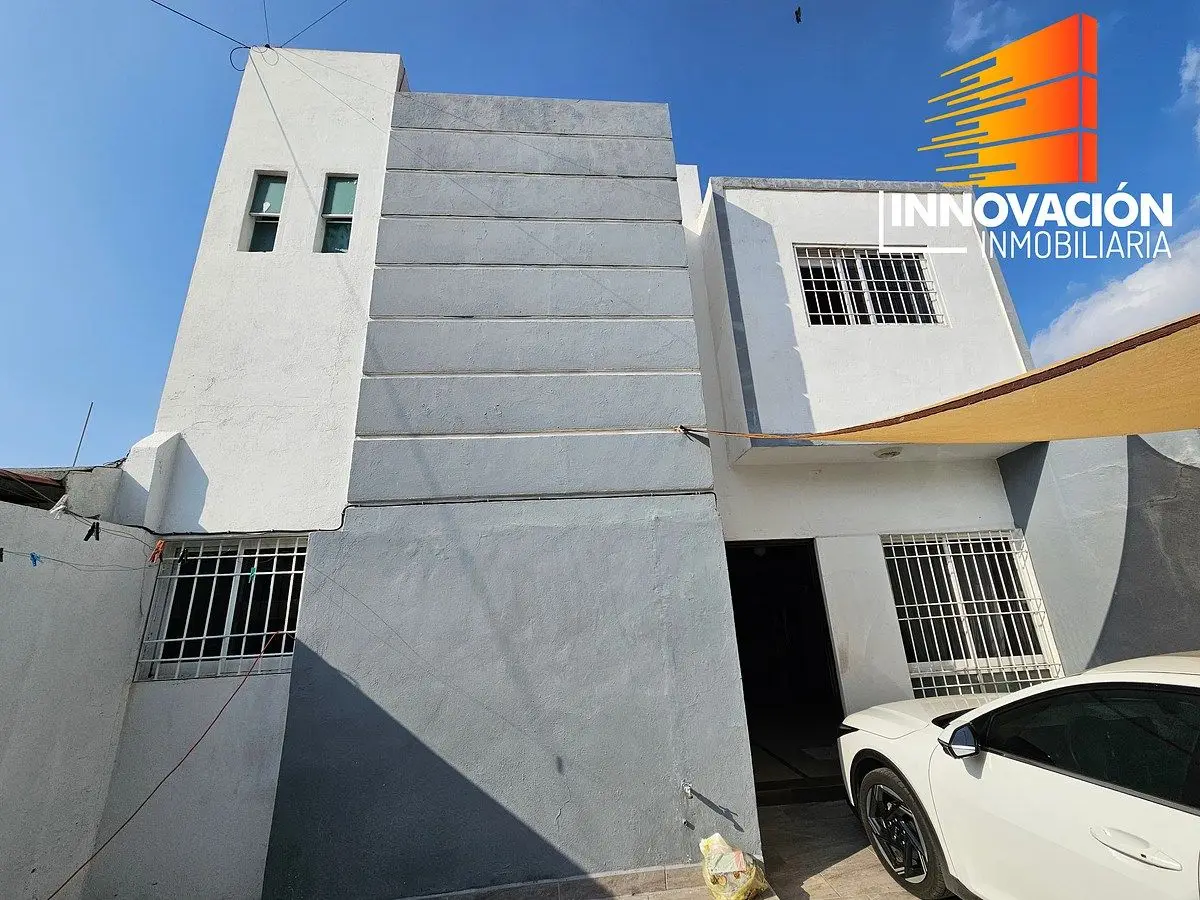 Se Vende Casa con Alberca, 4 Recamaras, en Placetas Colima, Centrico