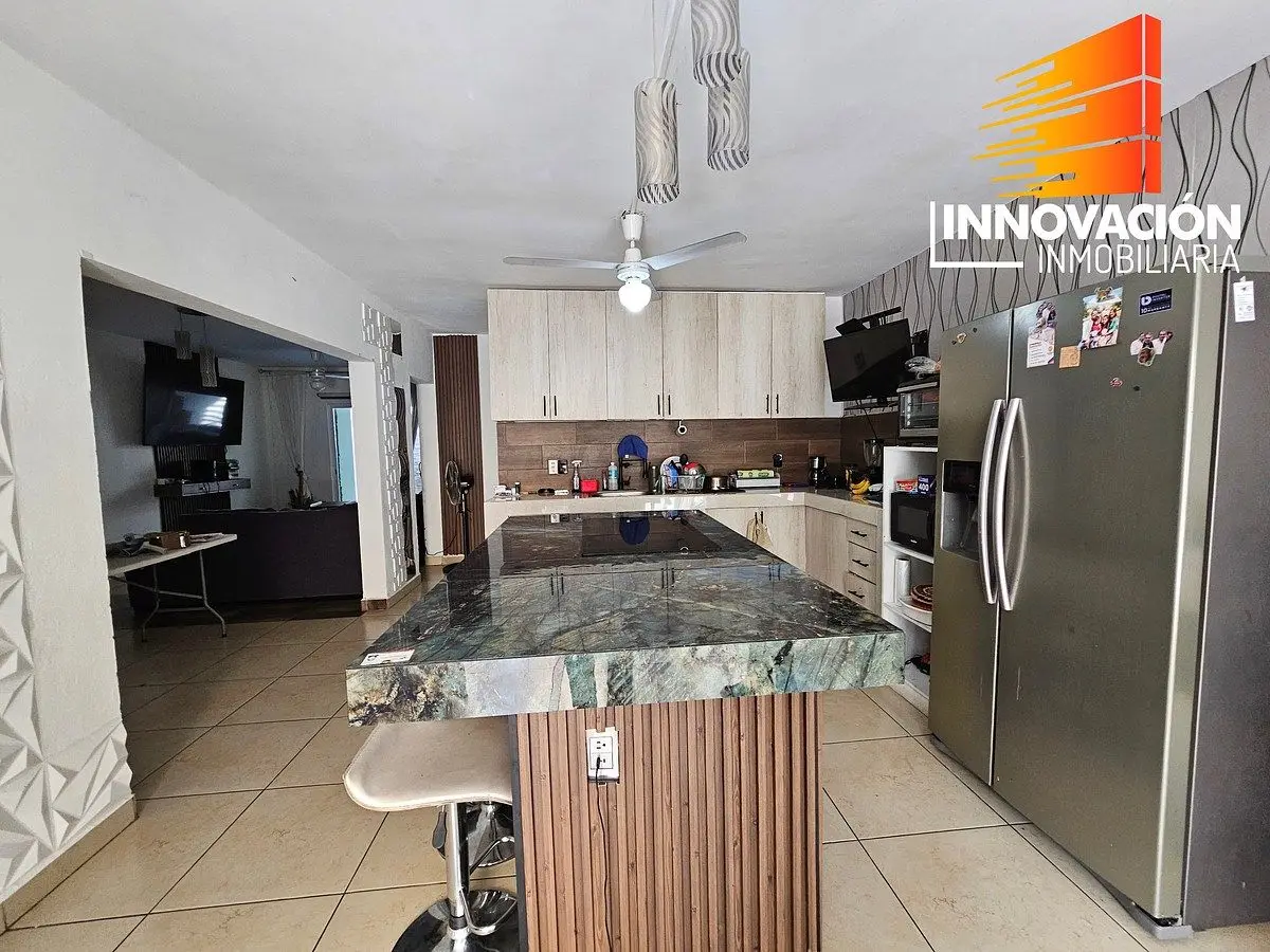 Se Vende Casa con Alberca, 4 Recamaras, en Placetas Colima, Centrico — foto 2