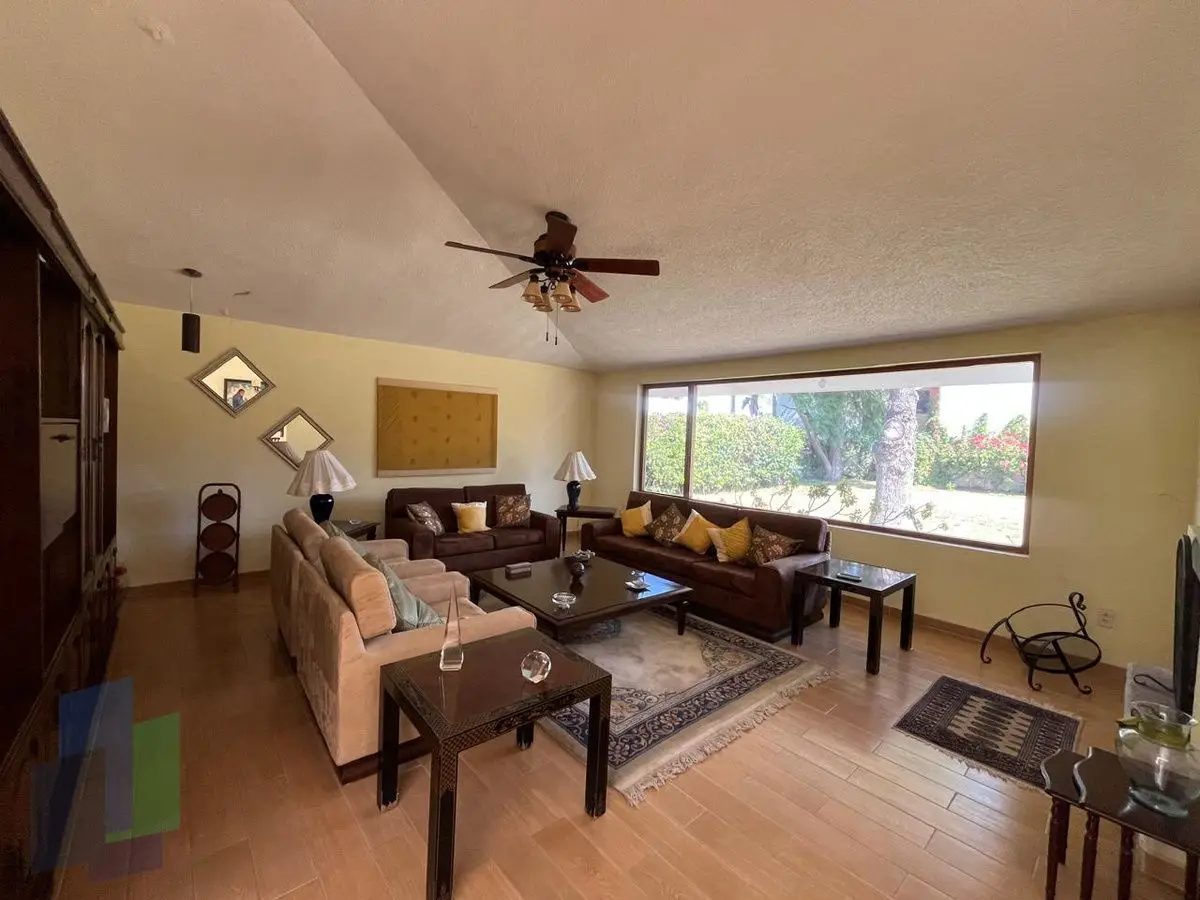 Jurica casa en venta con 4 recámaras y bungalow independiente. — foto 3
