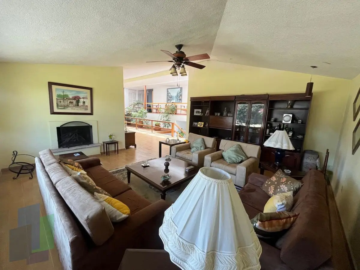 Jurica casa en venta con 4 recámaras y bungalow independiente. — foto 5