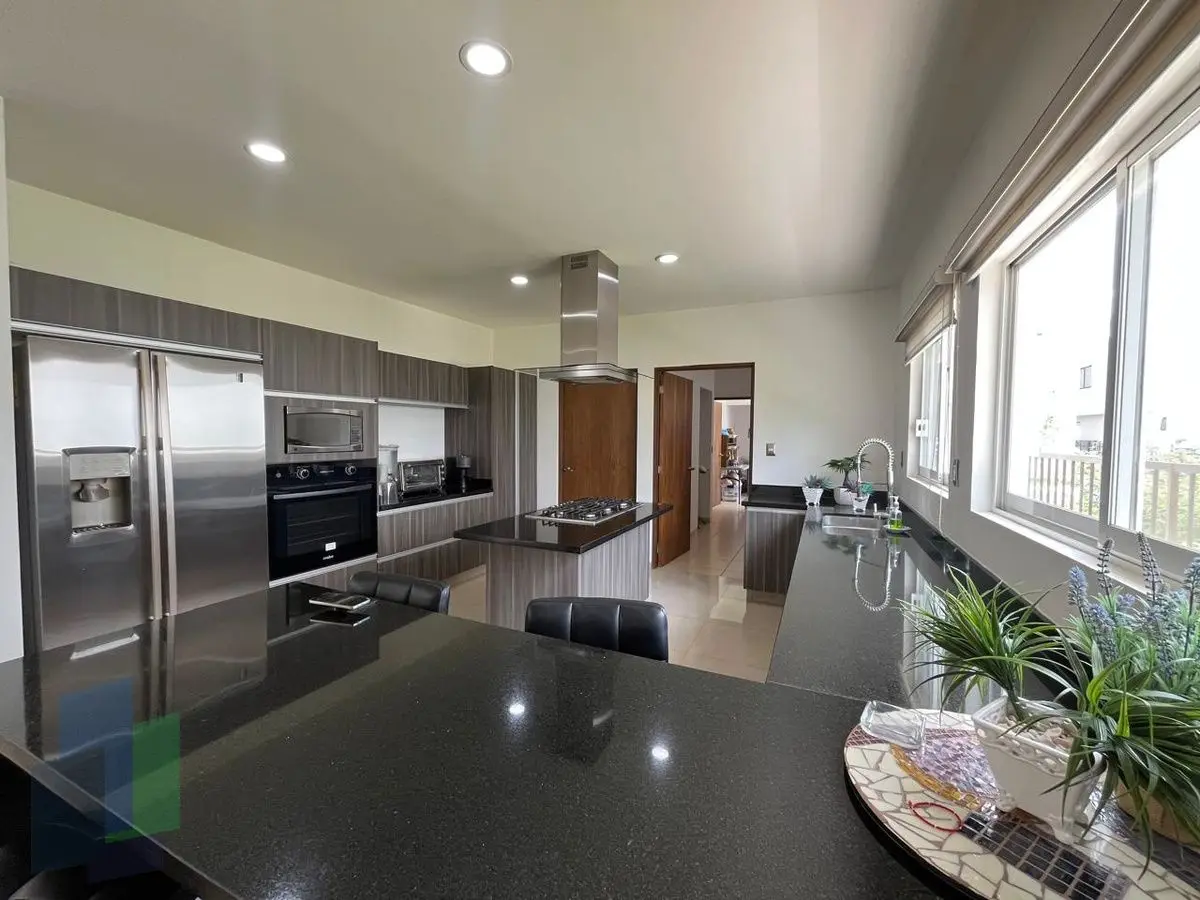 La Vista, casa en Venta en privada con vigilancia y amenidades. — foto 2