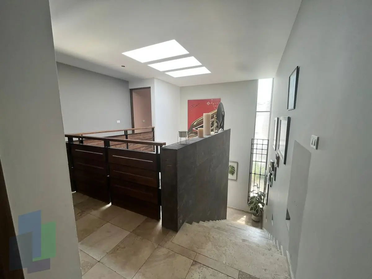 Casa en Venta cerca de la UNAM y UVM Juriquilla ubicación privilegiada,. — foto 2