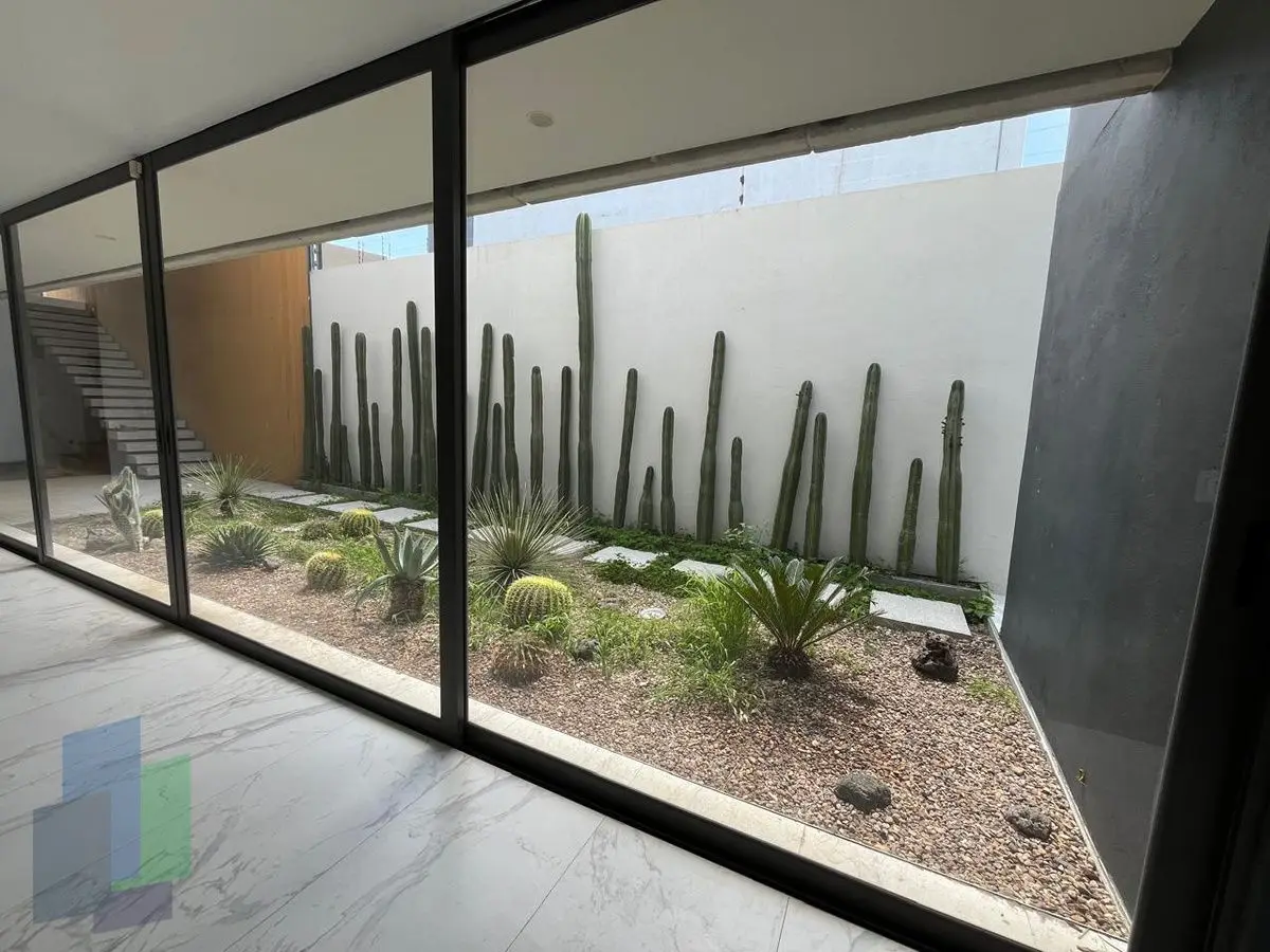 Cumbres del Lago Juriquilla casa en venta o renta con amplios espacios. — foto 2
