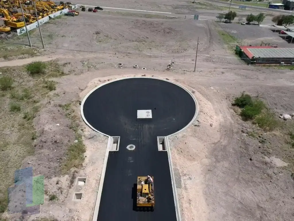 Terreno en venta Juriquilla en el acceso, uso de suelo comercial y servicios. — foto 2