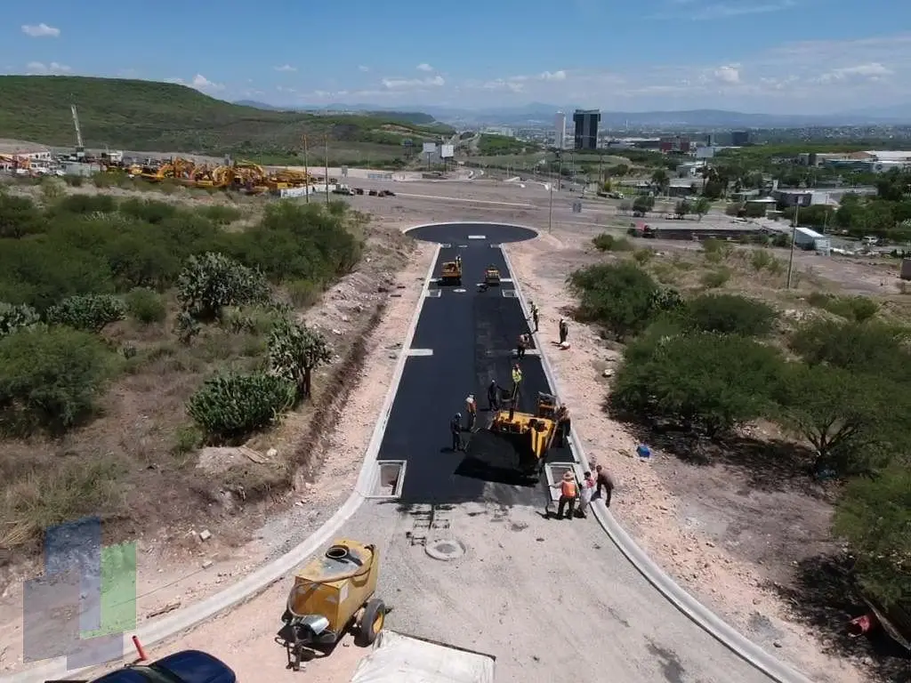 Terreno en venta Juriquilla en el acceso, uso de suelo comercial y servicios. — foto 3