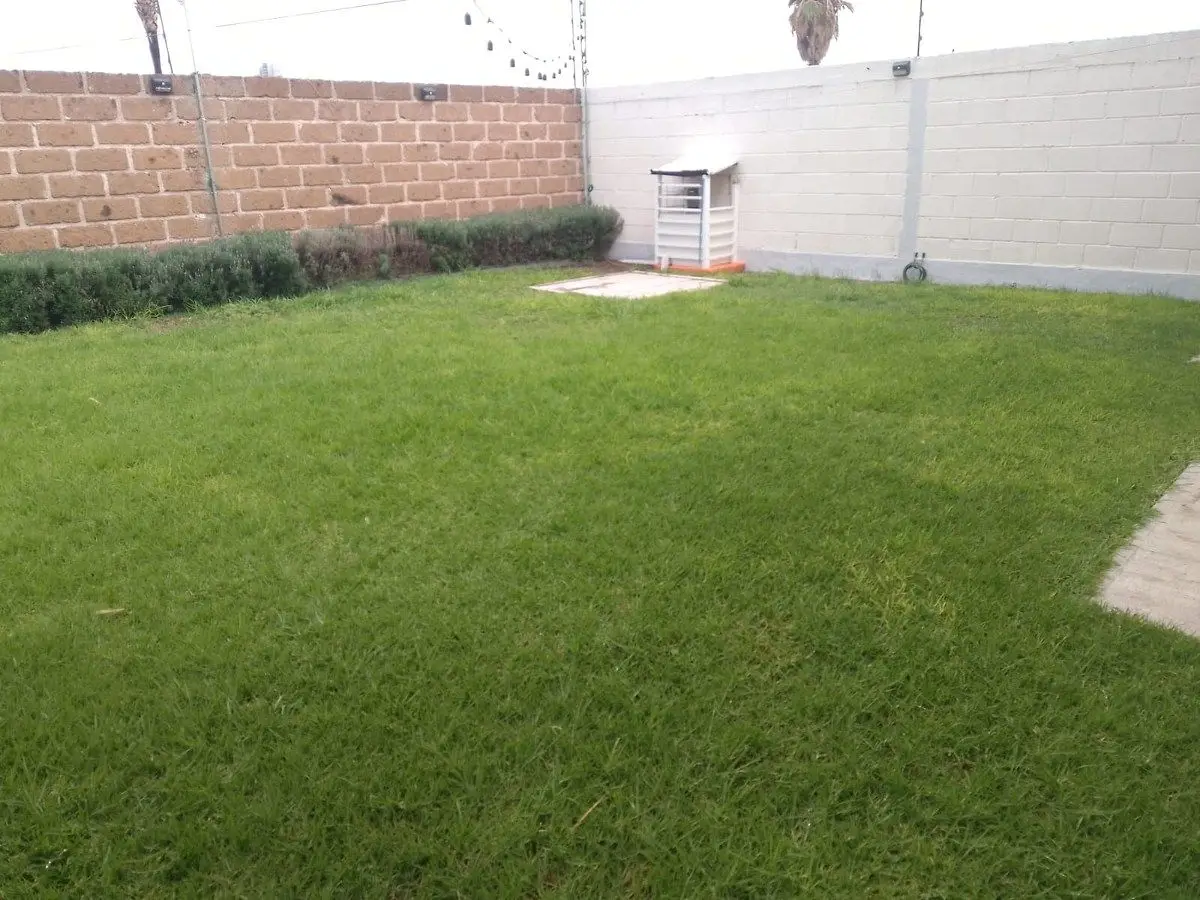 Cumbres del lago Juriquilla casa en renta con amplio jardín. — foto 2