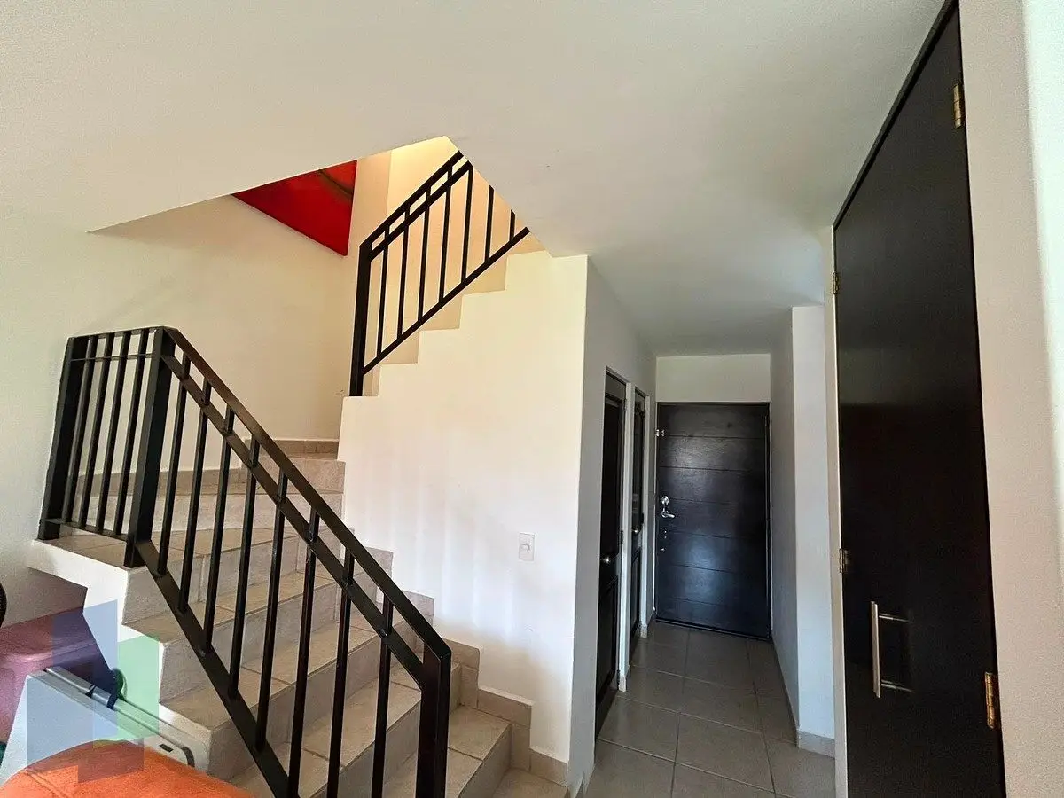 Cumbres del lago Juriquilla casa en renta con amplio jardín. — foto 6