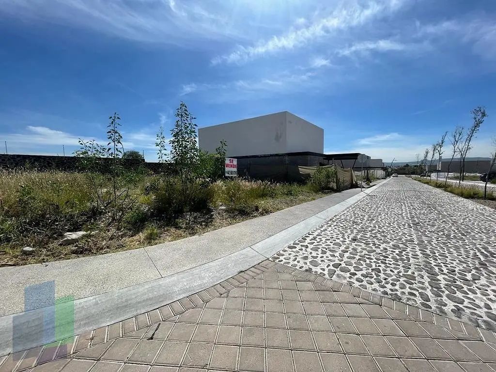Terreno en Venta en Lomas de Campanario en esquina dentro de privada,. — foto 3