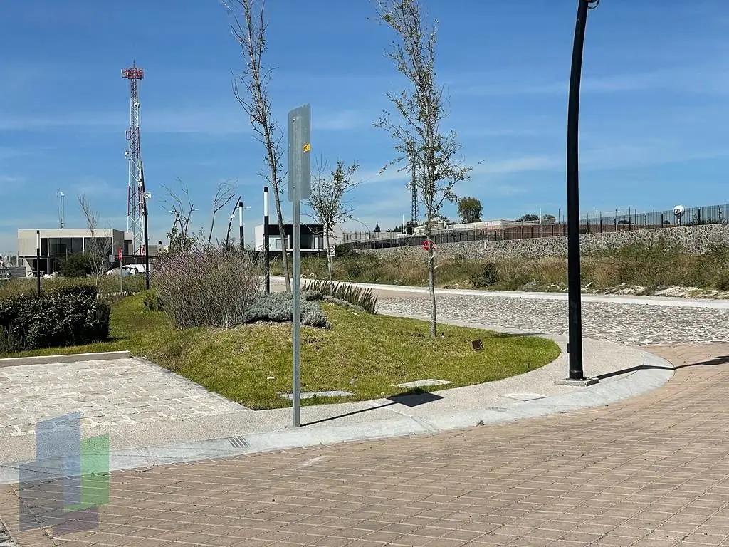 Terreno en Venta en Lomas de Campanario en esquina dentro de privada,. — foto 4