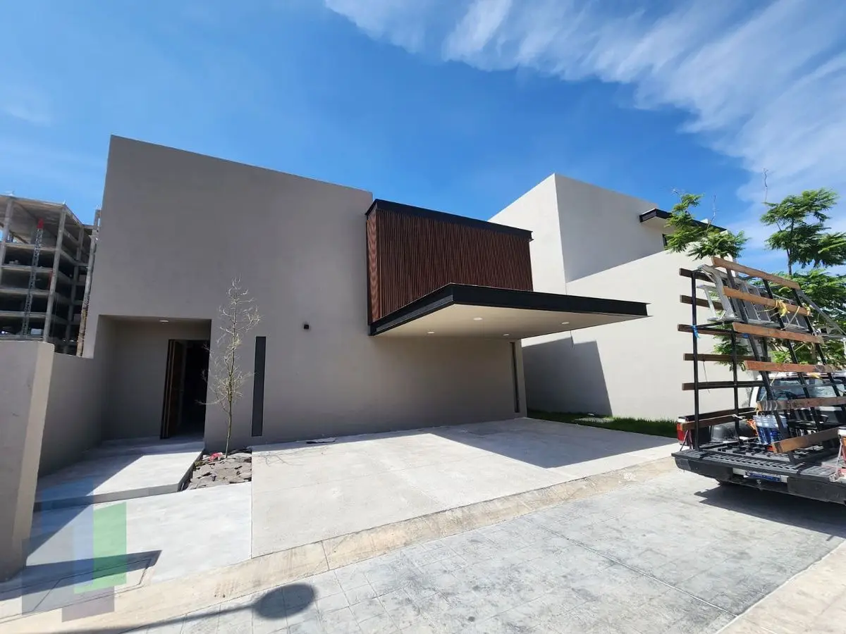 Casa en Venta en Lomas del Campanario IV, con 3 recámaras — foto 3