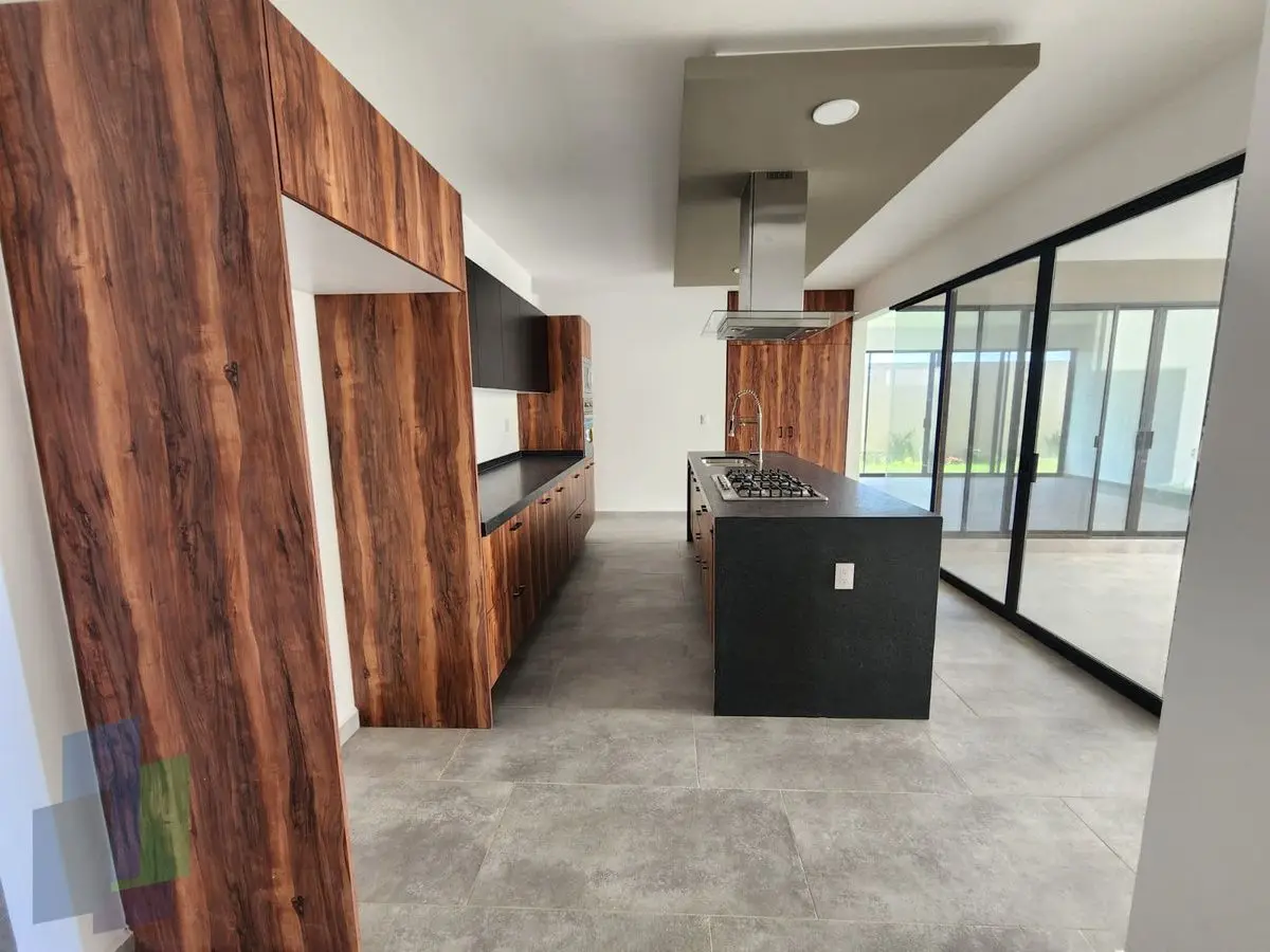 Casa en Venta en Lomas del Campanario IV con 3 habitaciones — foto 6