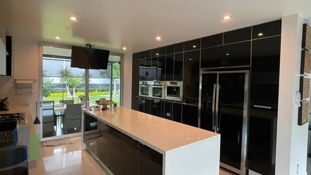 VENTA | Casa con 4 habitaciones, excelente ubicación en Cumbres del Lago — foto 5