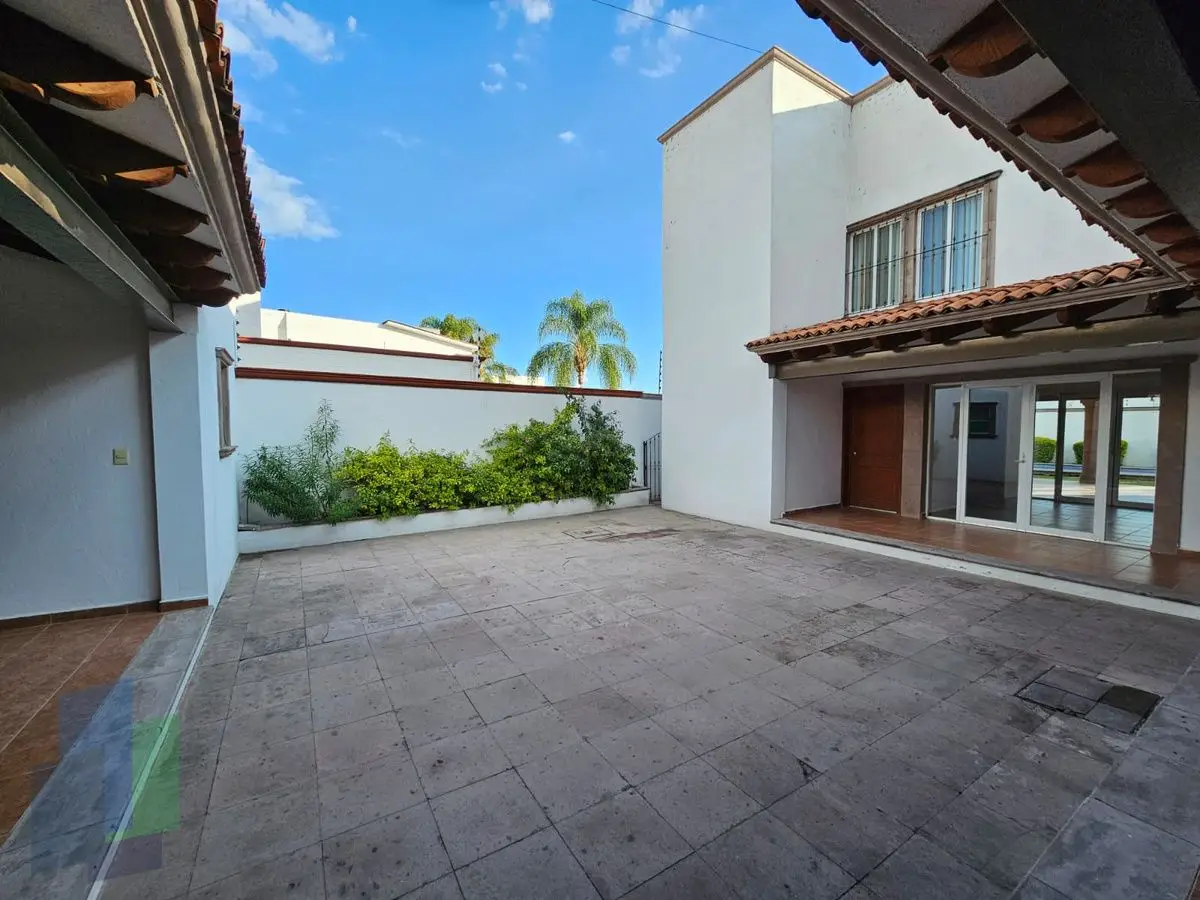 VENTA Jurica Campestre | Casa de 1 Planta, con departamento independiente — foto 2
