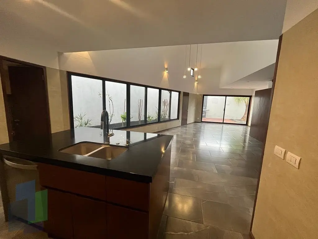 Juriquilla, casa en venta en exclusiva privada con cancha de tenis y alberca. — foto 3