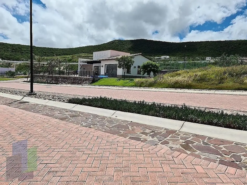 Terreno en Venta en Ciudad Maderas Corregidora, plano, listo para construir — foto 2