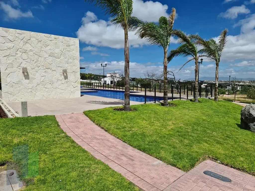 Terreno en Venta en Ciudad Maderas Corregidora, regular, listo para construir — foto 6
