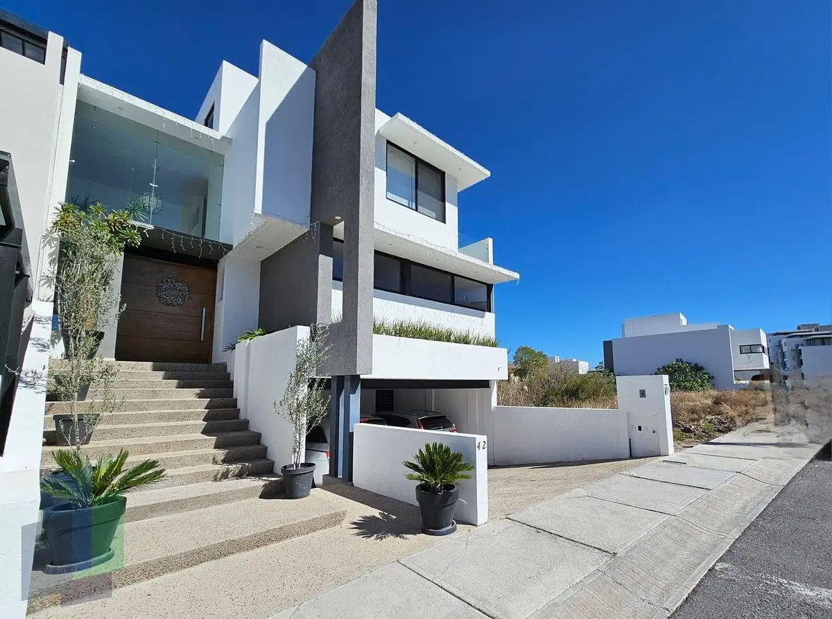Casa en venta / renta en Zibatá, con Roof Garden, sótano y cuarto de servicio — foto 3