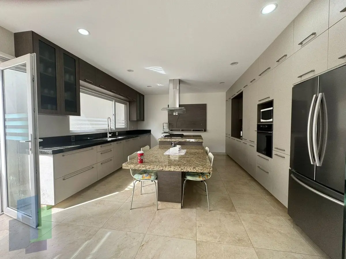 Casa en Venta en Zibatá, con 5 habitaciones y cuarto de servicio, en clúster — foto 2