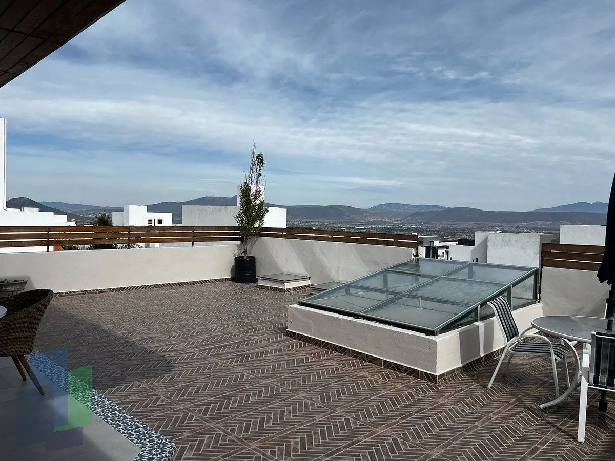 Casa en Venta en Zibatá, estilo México – Contemporánea, de 3 niveles — foto 2