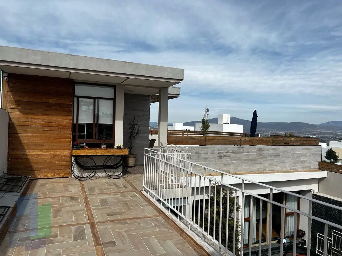 Casa en Venta en Zibatá, estilo México – Contemporánea, de 3 niveles — foto 3