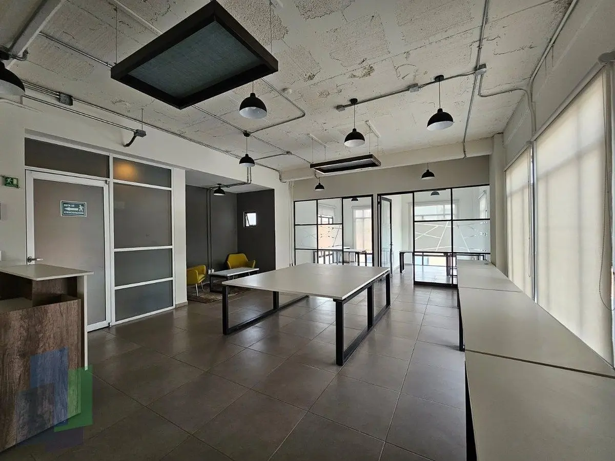 Milenio III | Moderna oficina corporativa en VENTA, semi amueblada — foto 2
