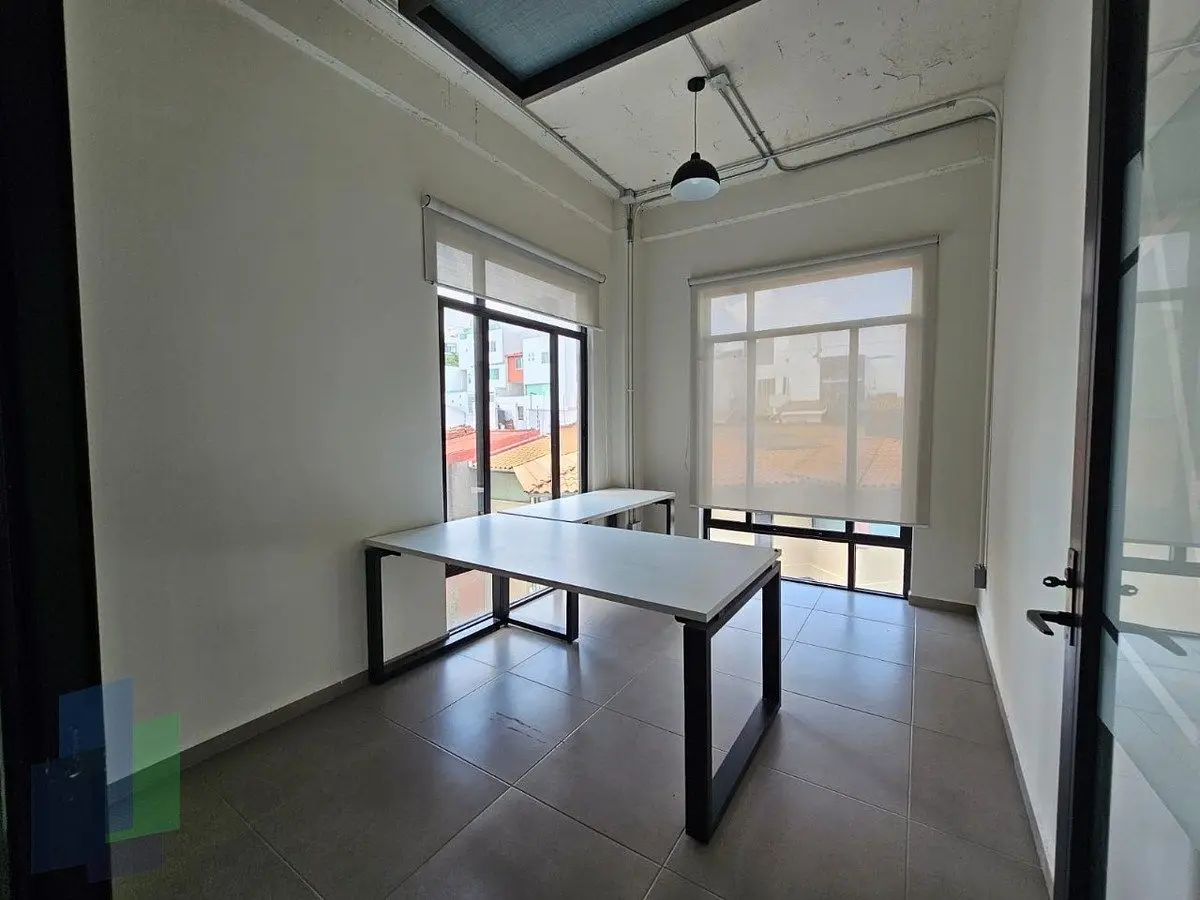 Milenio III | Moderna oficina corporativa en VENTA, semi amueblada — foto 3
