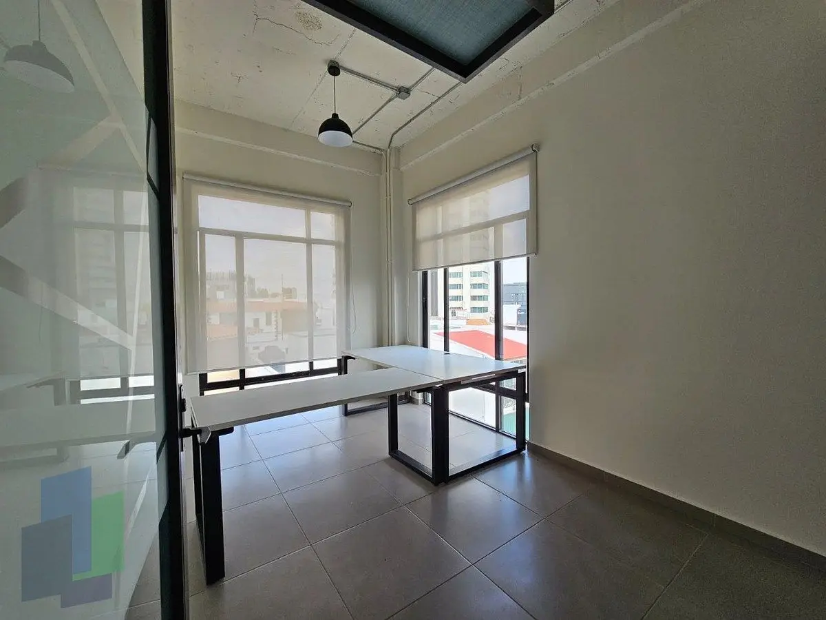 Milenio III | Moderna oficina corporativa en VENTA, semi amueblada — foto 5