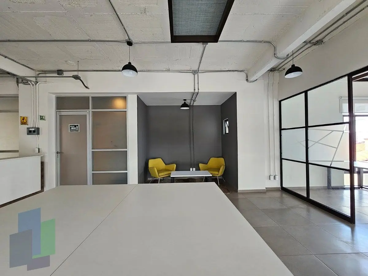 Milenio III | Moderna oficina corporativa en VENTA, semi amueblada — foto 6