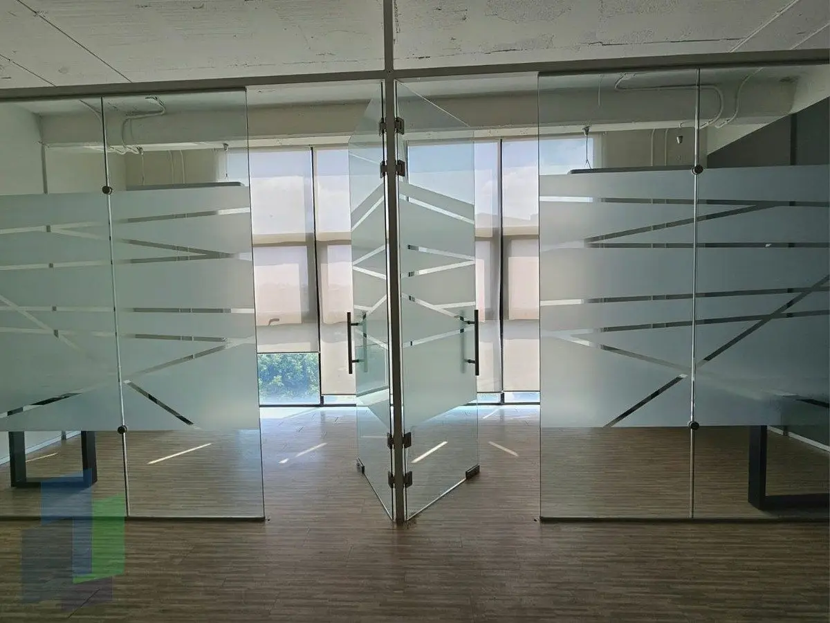 INVERSIONISTAS Oficinas en venta semi amuebladas en Milenio III — foto 2