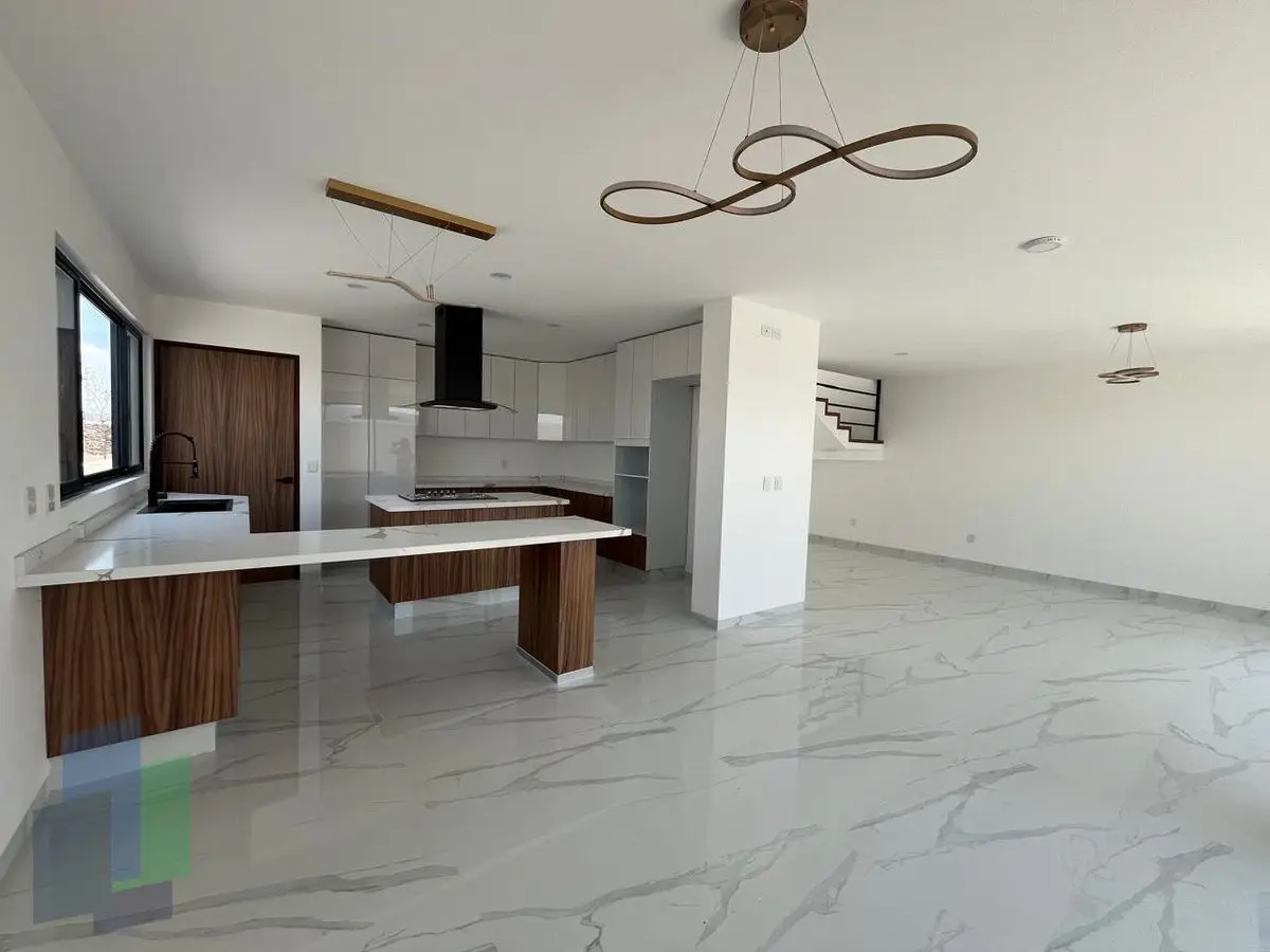 Lomas Norte Campanario casa en venta con vigilancia — foto 2