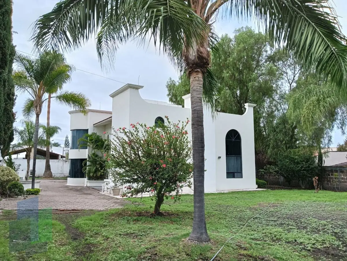 Casa en venta en Villas del Mesón Juriquilla con gran jardín — foto 3