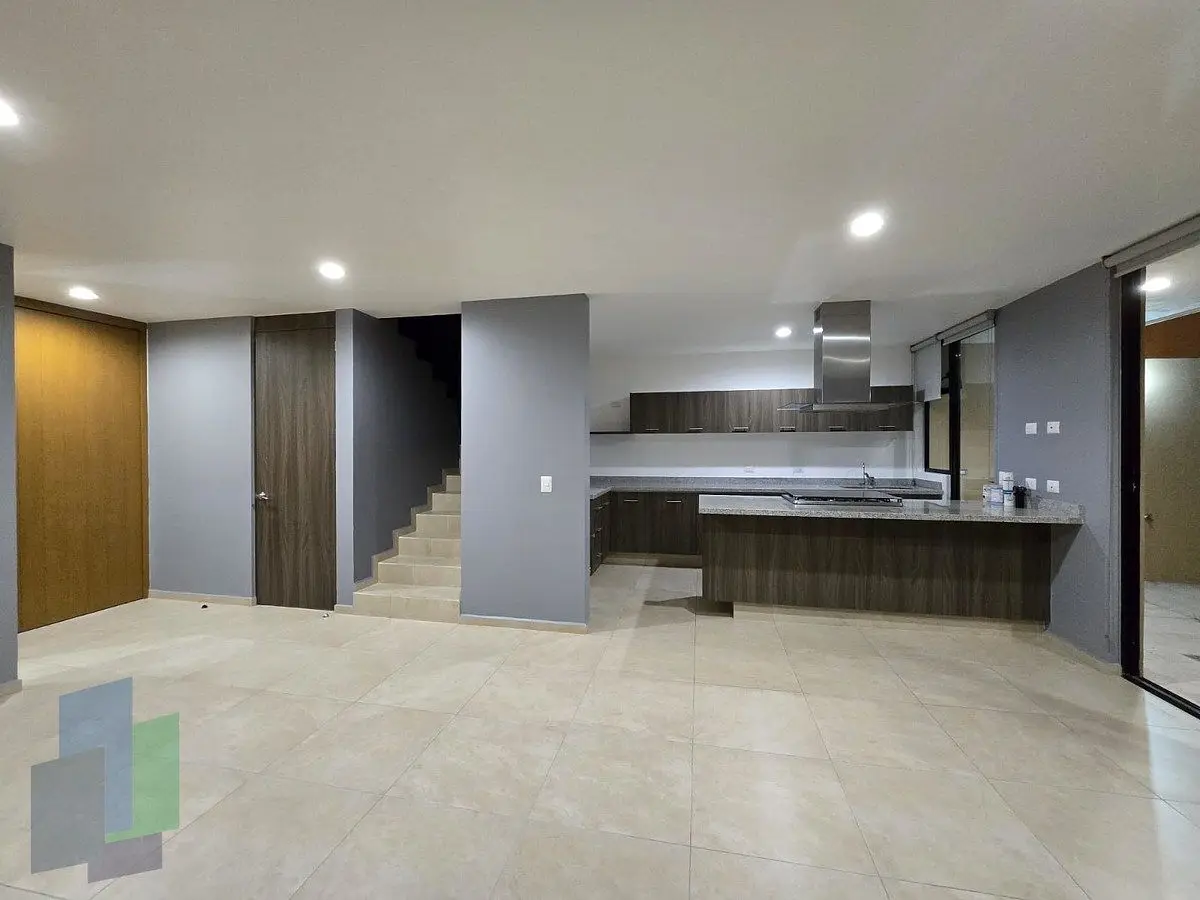 Casa en renta y venta en Zibatá con calentador solar y amenidades. — foto 2