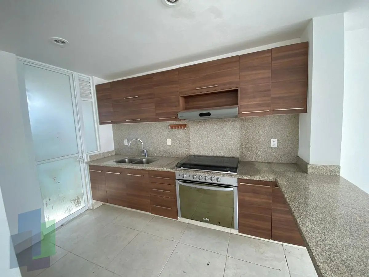 Casa en venta, en privada, de 3 recámaras con jardín y roof. — foto 2