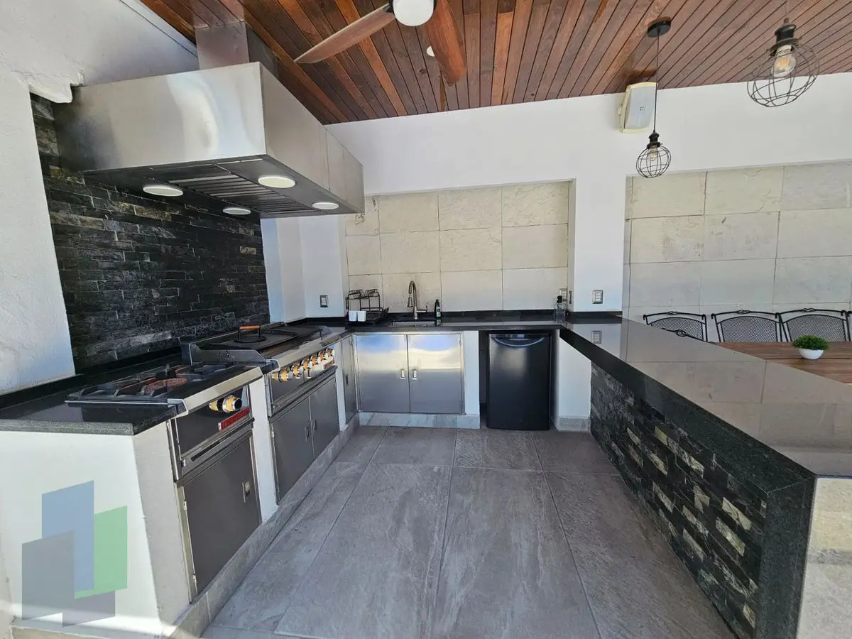 VENTA o RENTA | Casa con alberca y 4 habitaciones en Cañada Juriquilla — foto 4