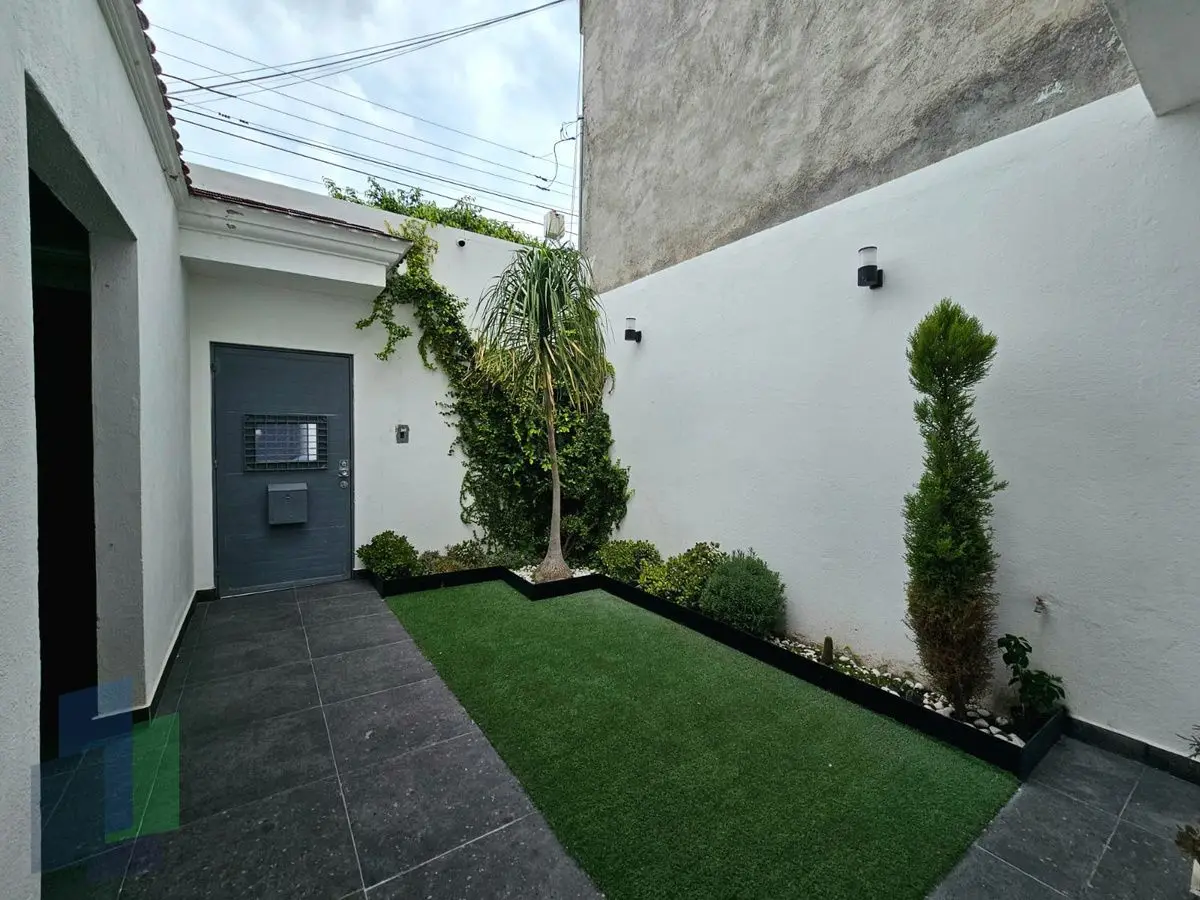 VENTA | Casa moderna, a una cuadra de los Arcos y Blvd Bernardo Quintana — foto 5