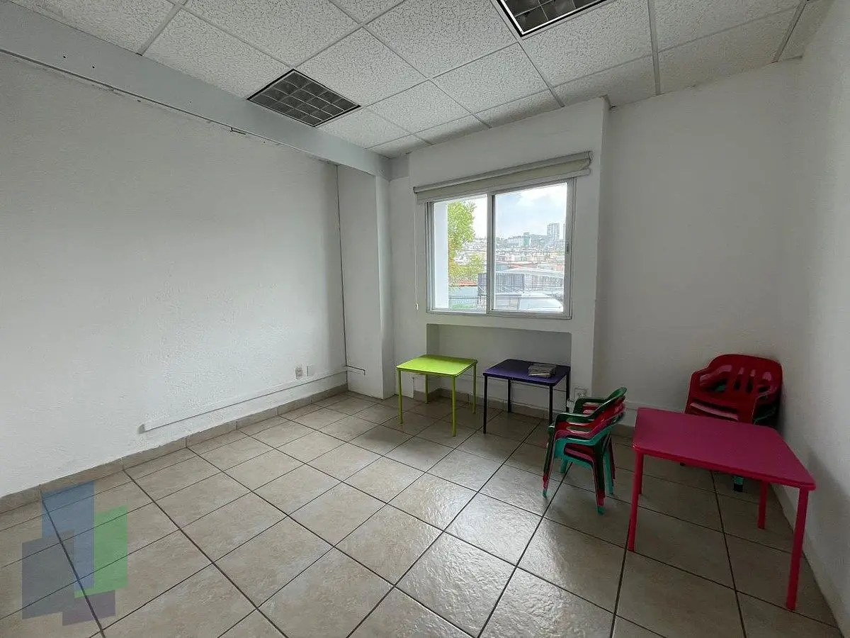Piso de oficinas en renta con privados y aire acondicionado. — foto 5