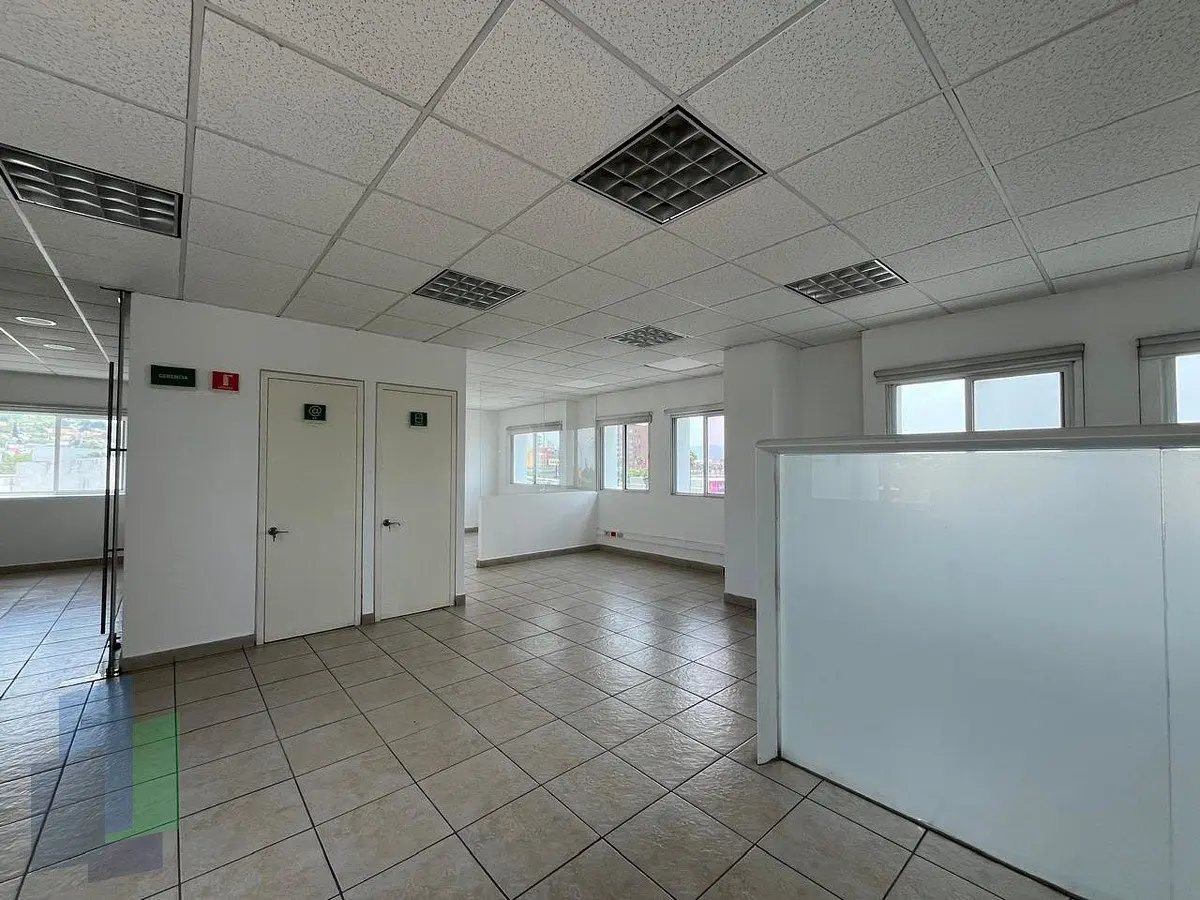 Piso completo de oficinas en renta en Bernardo Quintana. — foto 3