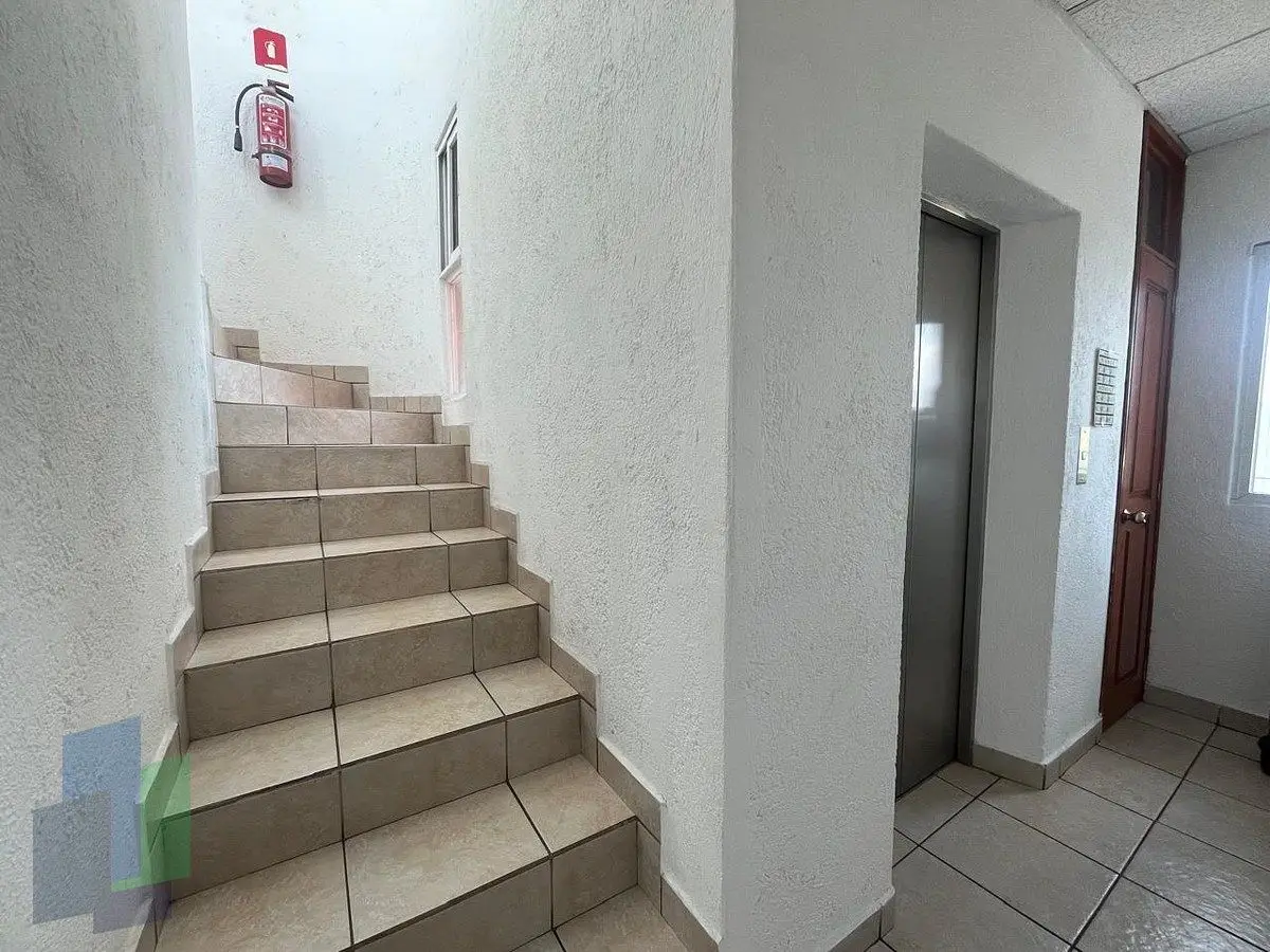 Piso completo de oficinas en renta en Bernardo Quintana. — foto 6