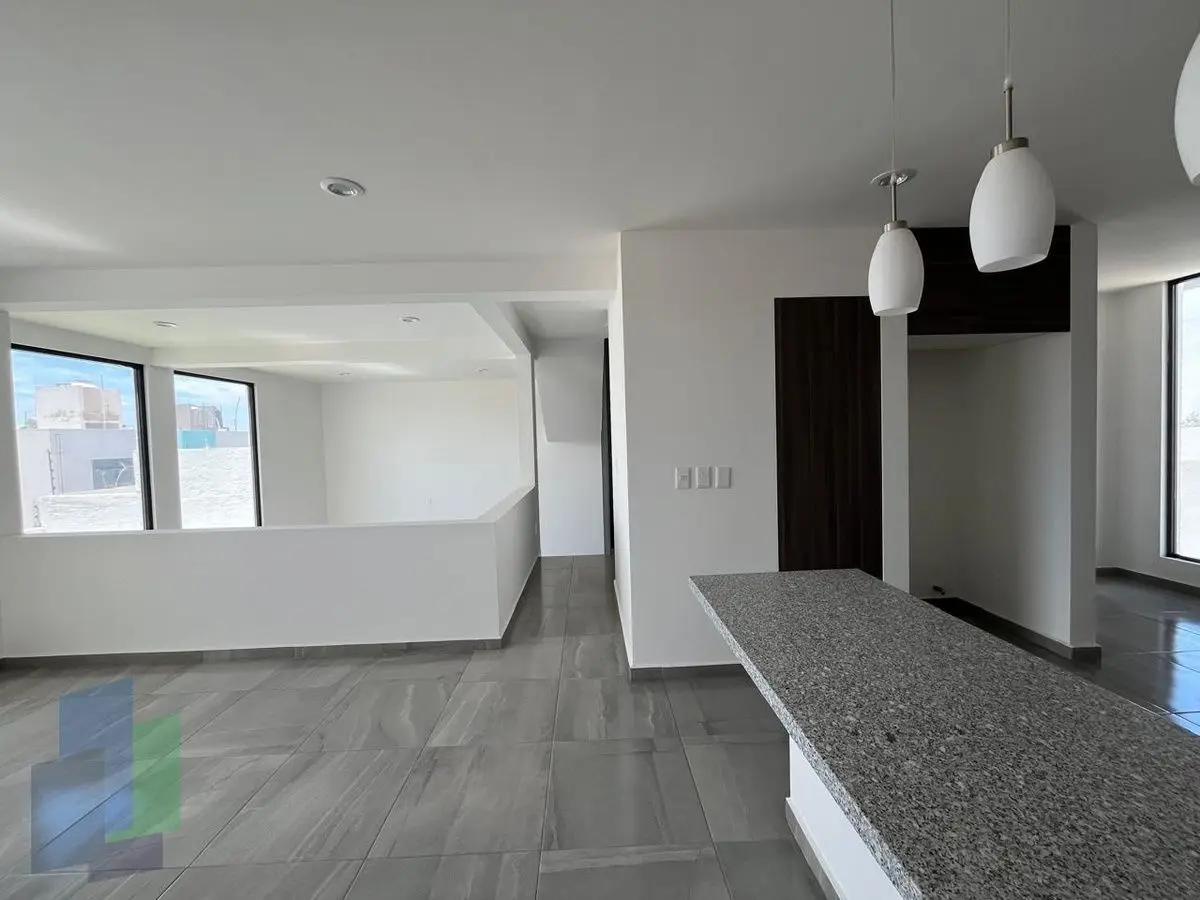 Colinas de Juriquilla casa en venta en privada con vigilancia 24 hrs. — foto 2