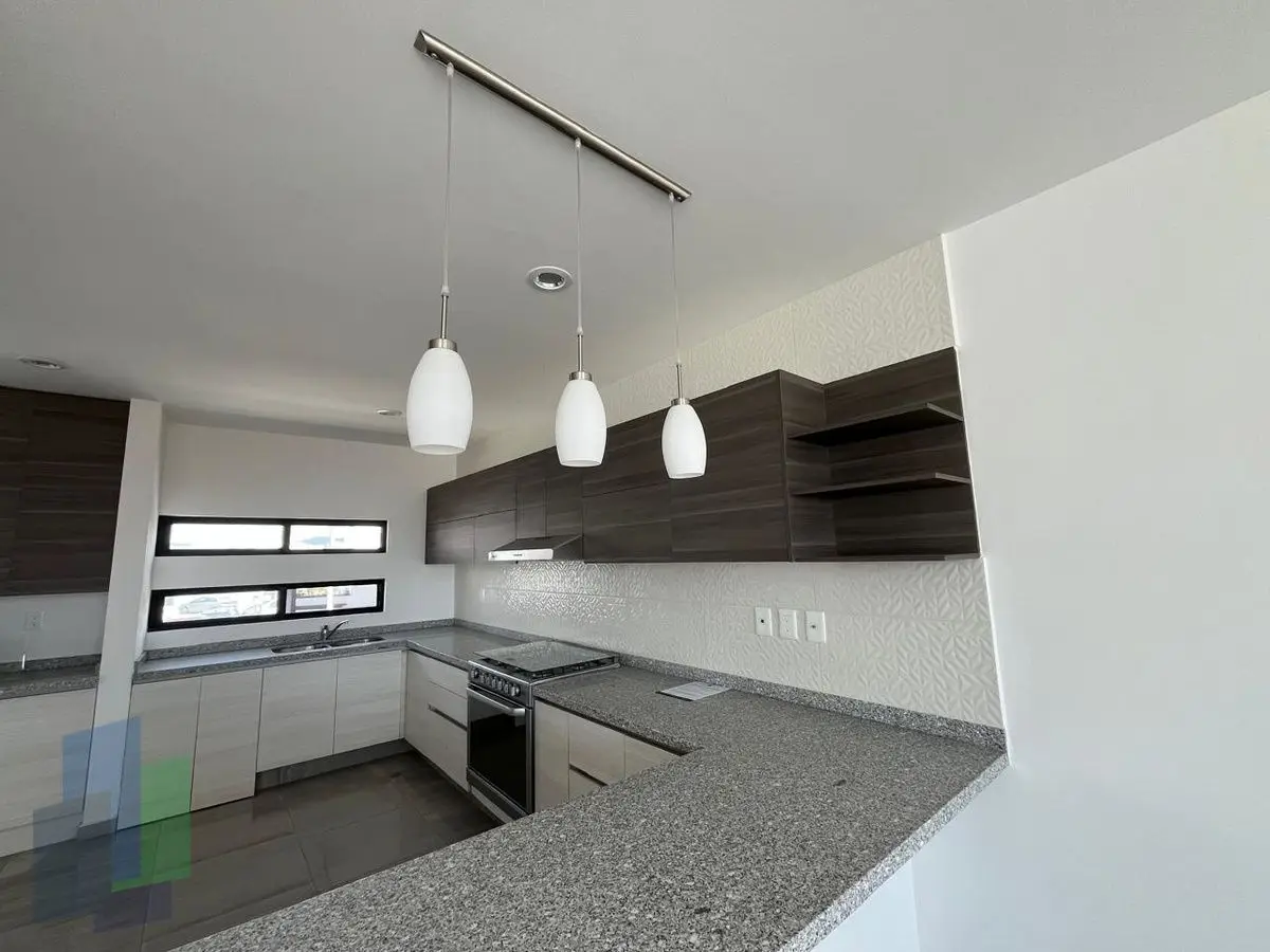 Colinas de Juriquilla casa en venta en privada con vigilancia 24 hrs. — foto 3