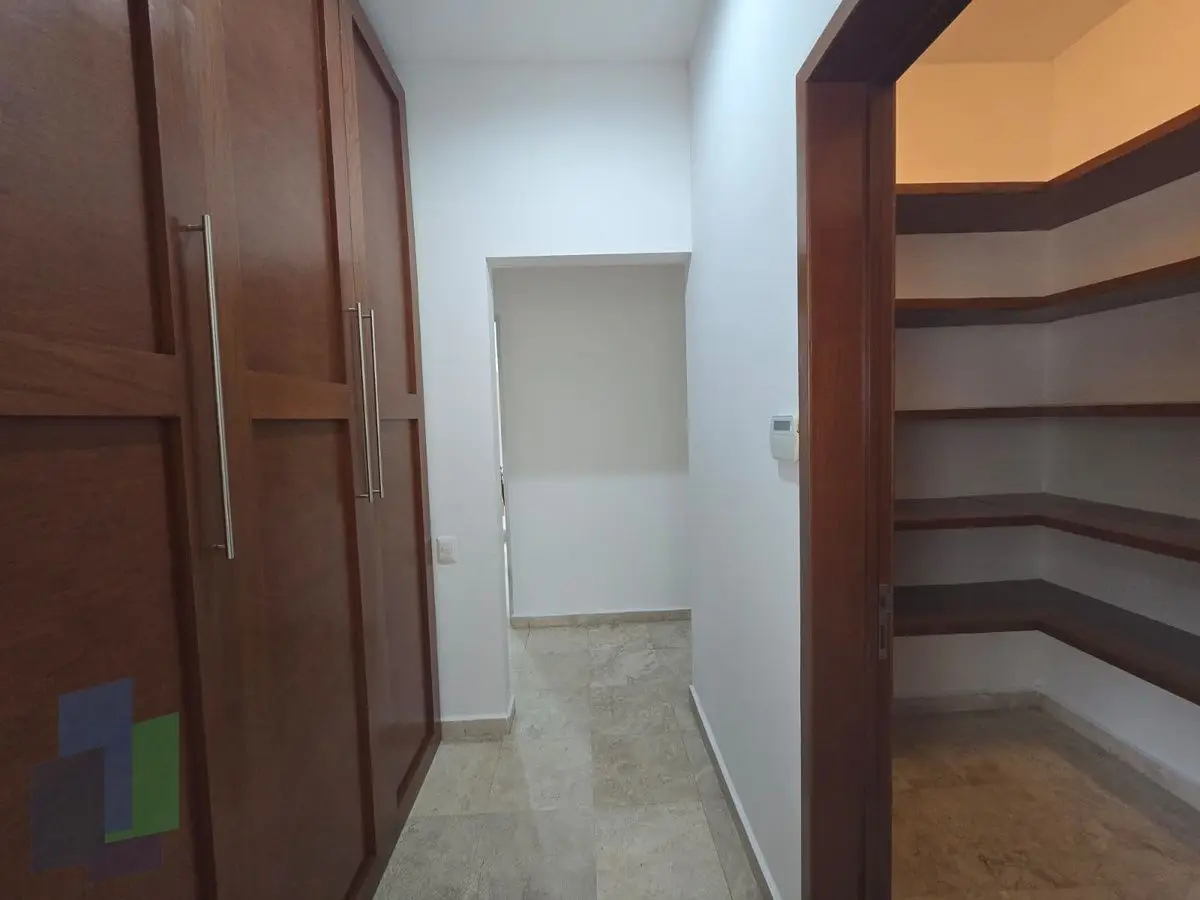 Juriquilla | Casa en VENTA con Gran jardín y Jacuzzi — foto 6