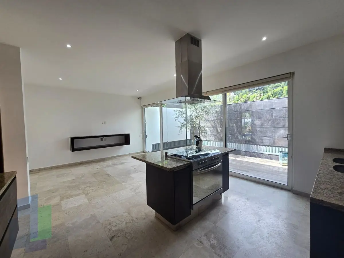 Juriquilla | Casa en VENTA con Gran jardín y Jacuzzi — foto 7