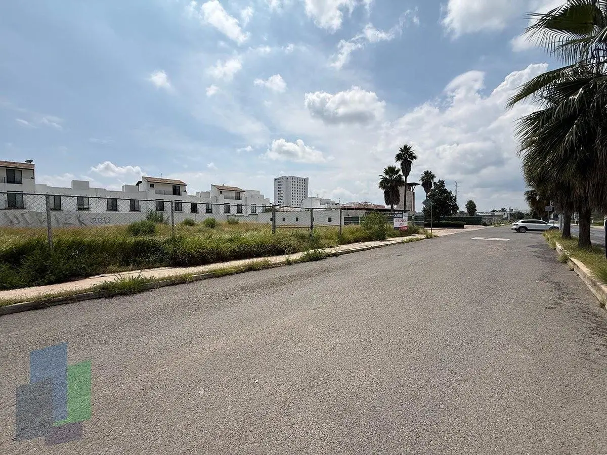 Terreno comercial plano en venta en excelente ubicacion Paseo de la República — foto 4
